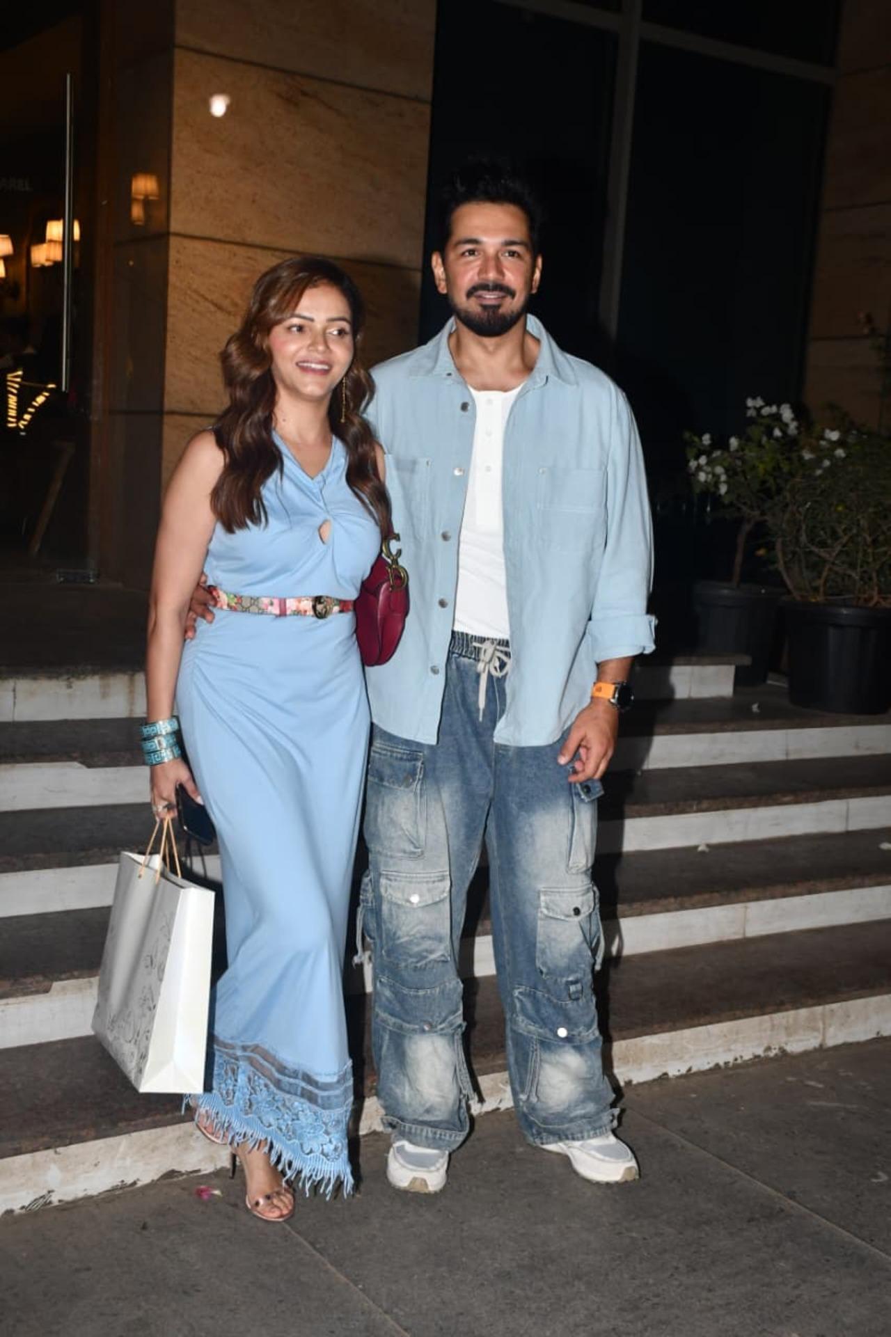 <p>Rubina Dilaik and husband Abhinav Sinha were seen twinning in blue as they arrived for Bharti Singh`s baby shower.</p>